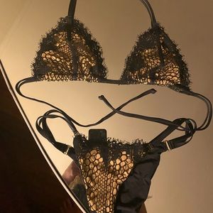 COPY - WORN 1X BEACHBUNNY LYON SET👌❤️🙌 SIZES DD &…